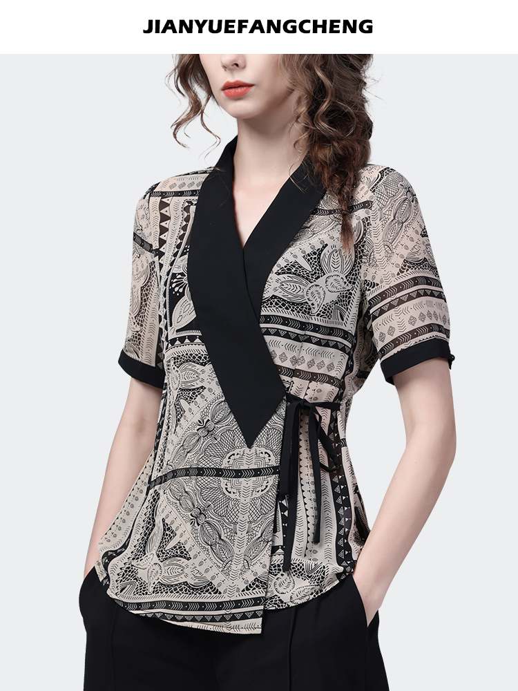 Luxuriöse Schwarz-Weiße Geomet – Women Formal Wear Stitching Bewertung und Preis